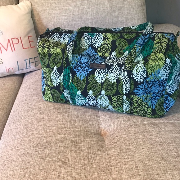 Vera Bradley Handbags - Vera Bradley 🐠 Large Duffel